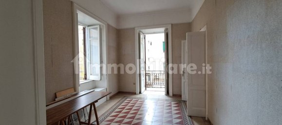 5 bedrooms Apartment in Naples, Italy No. 31549 7