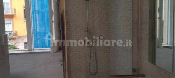 5 bedrooms Apartment in Naples, Italy No. 31549 10