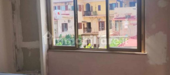 2 Schlafzimmer Wohnung in Naples, Italy, Nr. 329533 9