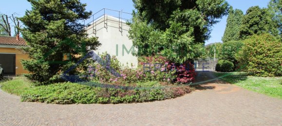 5 rooms Villa in Somma Lombardo, Italy No. 78574 4