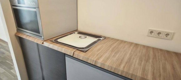 Apartamento de 1 dormitorio en Simmering, Austria No. 129225 10