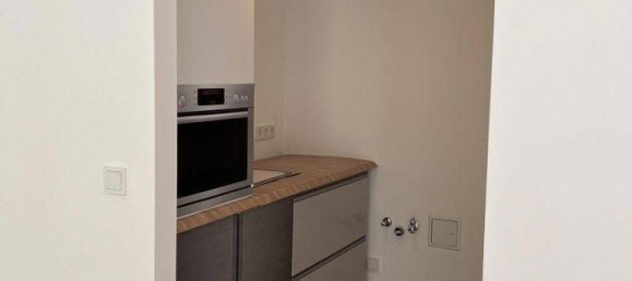 Apartamento de 1 dormitorio en Simmering, Austria No. 129225 9