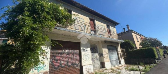 450m² Commercial property in Brescia, Italy No. 328420 2
