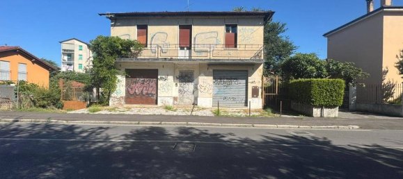 450m² Commercial property in Brescia, Italy No. 328420 15