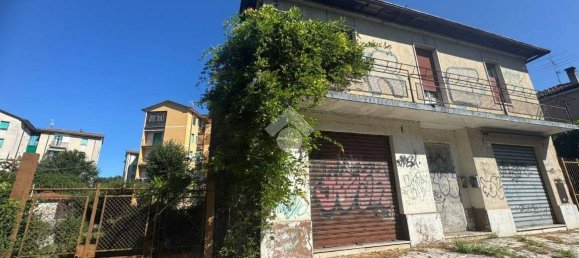 450m² Commercial property in Brescia, Italy No. 328420 8