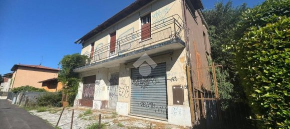 450m² Commercial property in Brescia, Italy No. 328420 10