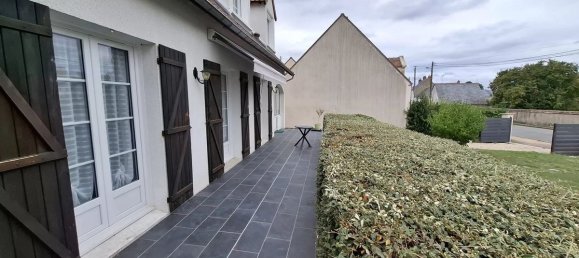 Casa de 4 dormitorios en Chaingy, France No. 332902 2