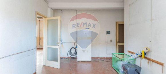 3 bedrooms Villa in Cardano al Campo, Italy No. 205695 92