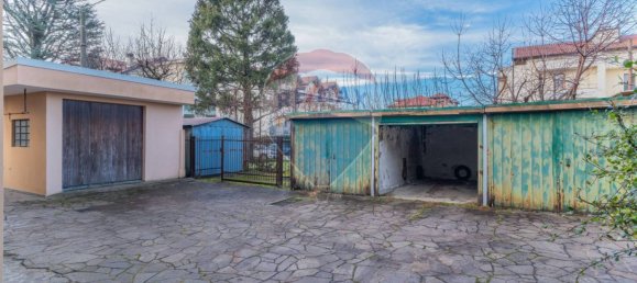 3 bedrooms Villa in Cardano al Campo, Italy No. 205695 98