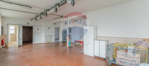 3 bedrooms Villa in Cardano al Campo, Italy No. 205695 83