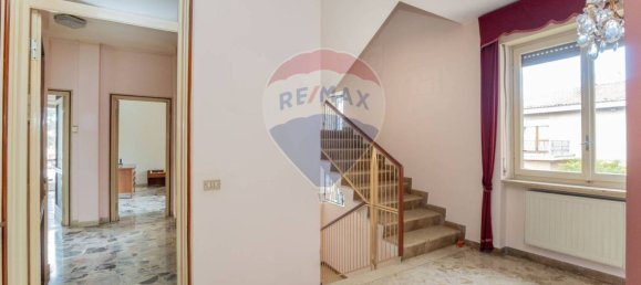 3 bedrooms Villa in Cardano al Campo, Italy No. 205695 18