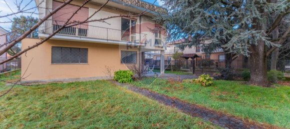 3 bedrooms Villa in Cardano al Campo, Italy No. 205695 4