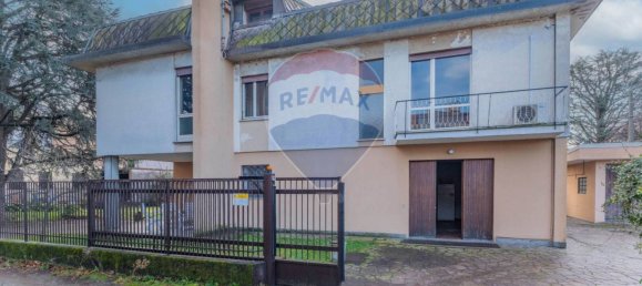 3 bedrooms Villa in Cardano al Campo, Italy No. 205695 96