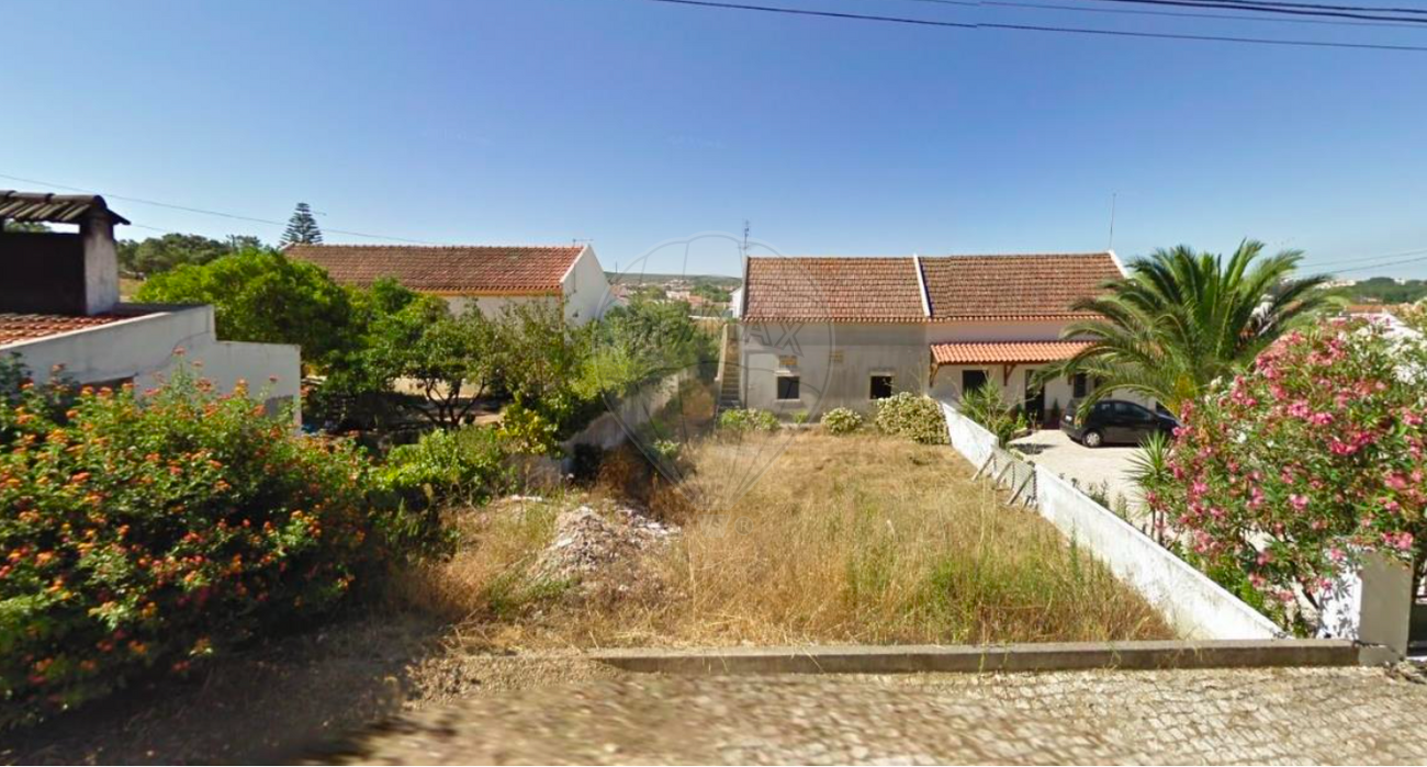 2 bedrooms House in Sesimbra, Portugal No. 21539
