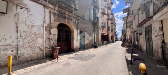 2 Schlafzimmer Wohnung in Naples, Italy, Nr. 311572 8