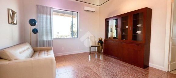 2 Schlafzimmer Wohnung in Naples, Italy, Nr. 311572 5