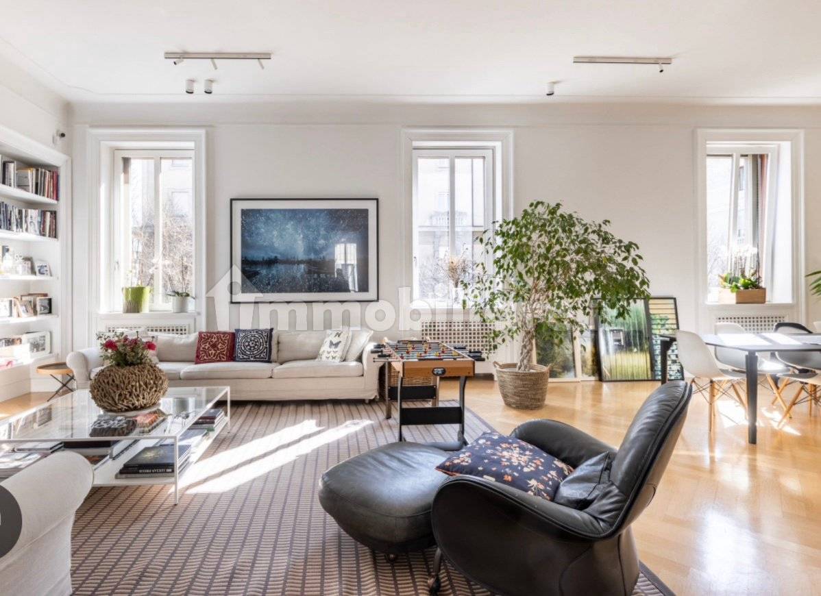 Apartamento de 3 dormitorios en Milan, Italy No. 351619