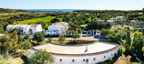365m² Commercial property in Quarteira, Portugal No. 162555 5