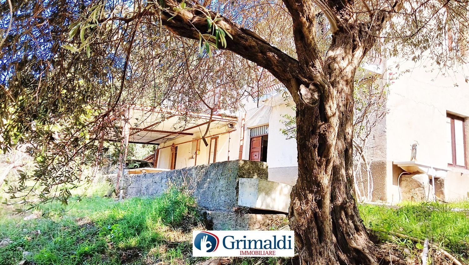 Casa de 10 habitaciónes en Mistretta, Italy No. 162821