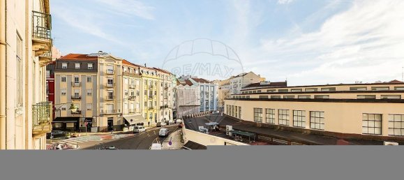 573m² Building in Lisbon, Portugal No. 122145 6