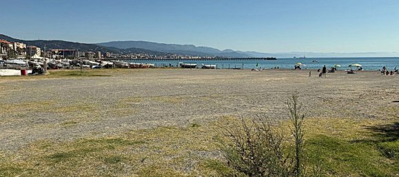 80m² Commercial property in Vado Ligure, Italy No. 301917 16