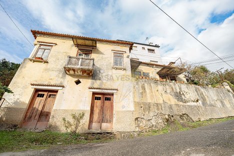 3 bedrooms House in Lorvao, Portugal No. 170229