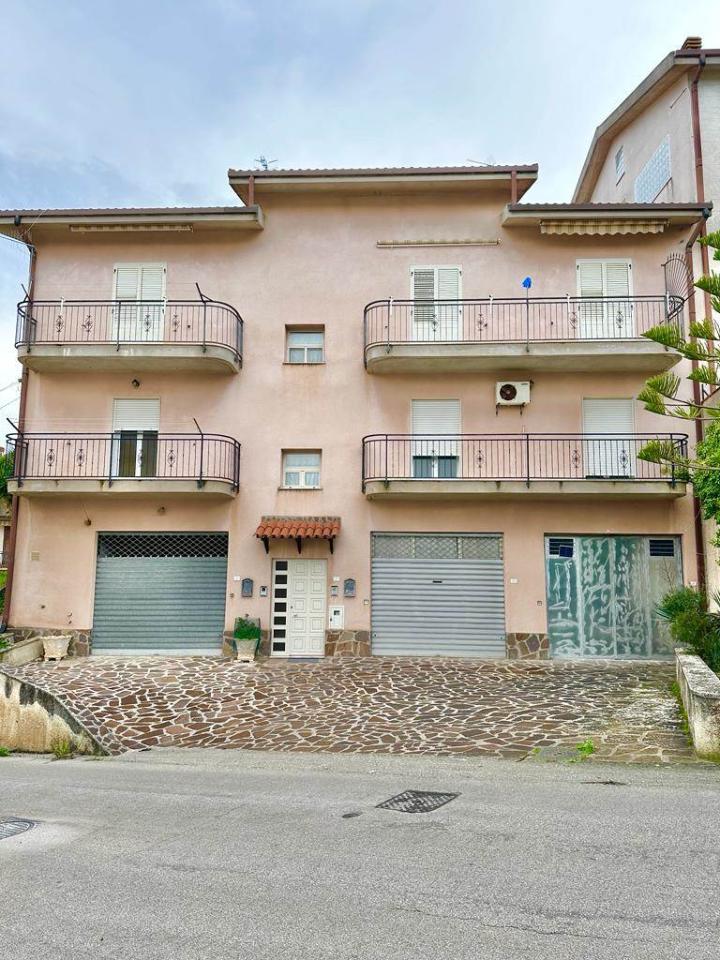 6-salle Appartement à Chiusa Sclafani, Italy No. 119605