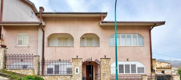 6-salle Appartement à Chiusa Sclafani, Italy No. 119605 2