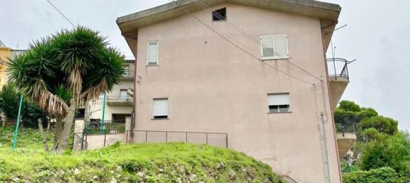 6-salle Appartement à Chiusa Sclafani, Italy No. 119605 3