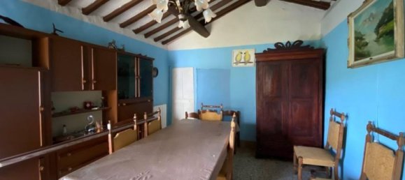 Дом с 8 комнатами в Паникале, Италия № 174546 4