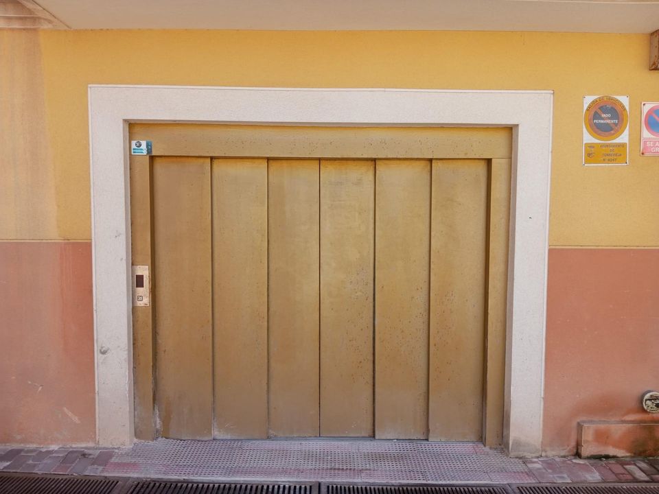 12m² Garage in Torrevieja, Spain No. 189171