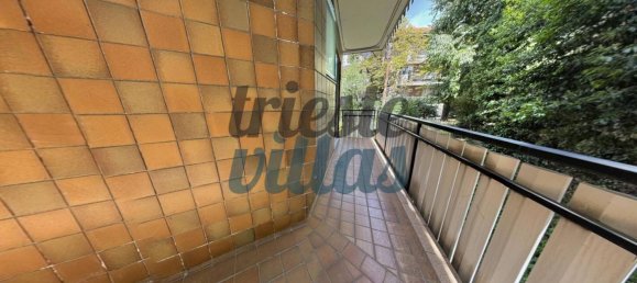 3 bedrooms Apartment in Trieste, Italy No. 376542 8