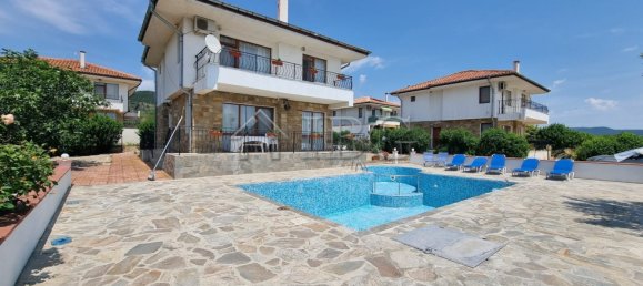 4 bedrooms House in Burgas, Bulgaria No. 1219 2