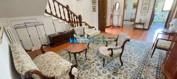 6 bedrooms Villa in Carrara, Italy No. 215097 7