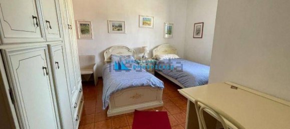 6 bedrooms Villa in Carrara, Italy No. 215097 18