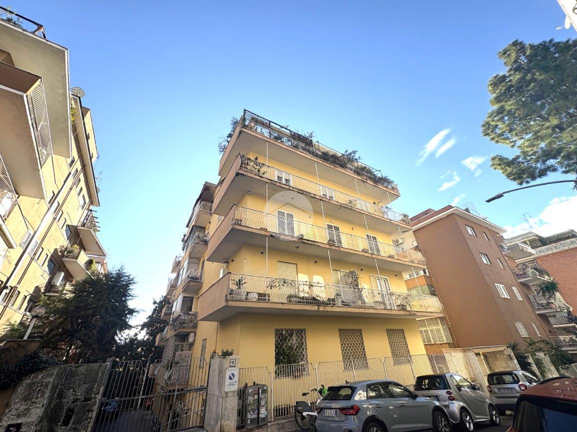 2غرفة شقة في Rome, Italy رقم 237405