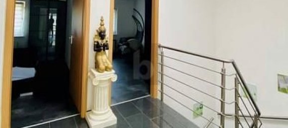 Дом с 5 комнатами в Дуйсбург, Германия № 8459 3