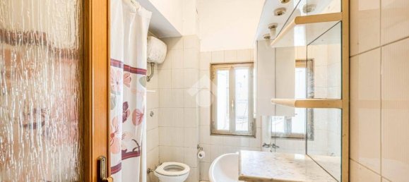 2 bedrooms Apartment in Rome, Italy No. 320116 17