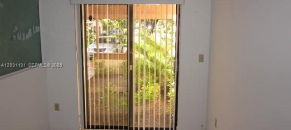 3 dormitorios dúplex en alquiler en Miami, Miami-Dade, Florida, USA № 614940 18