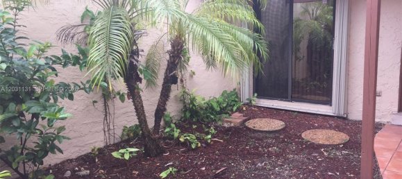 3 dormitorios dúplex en alquiler en Miami, Miami-Dade, Florida, USA № 614940 2