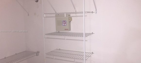 3 dormitorios dúplex en alquiler en Miami, Miami-Dade, Florida, USA № 614940 9
