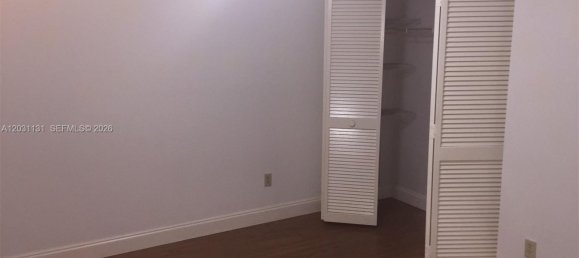 3 dormitorios dúplex en alquiler en Miami, Miami-Dade, Florida, USA № 614940 13