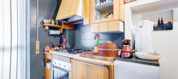 3 rooms Apartment in Rome, Italy No. 273772 4