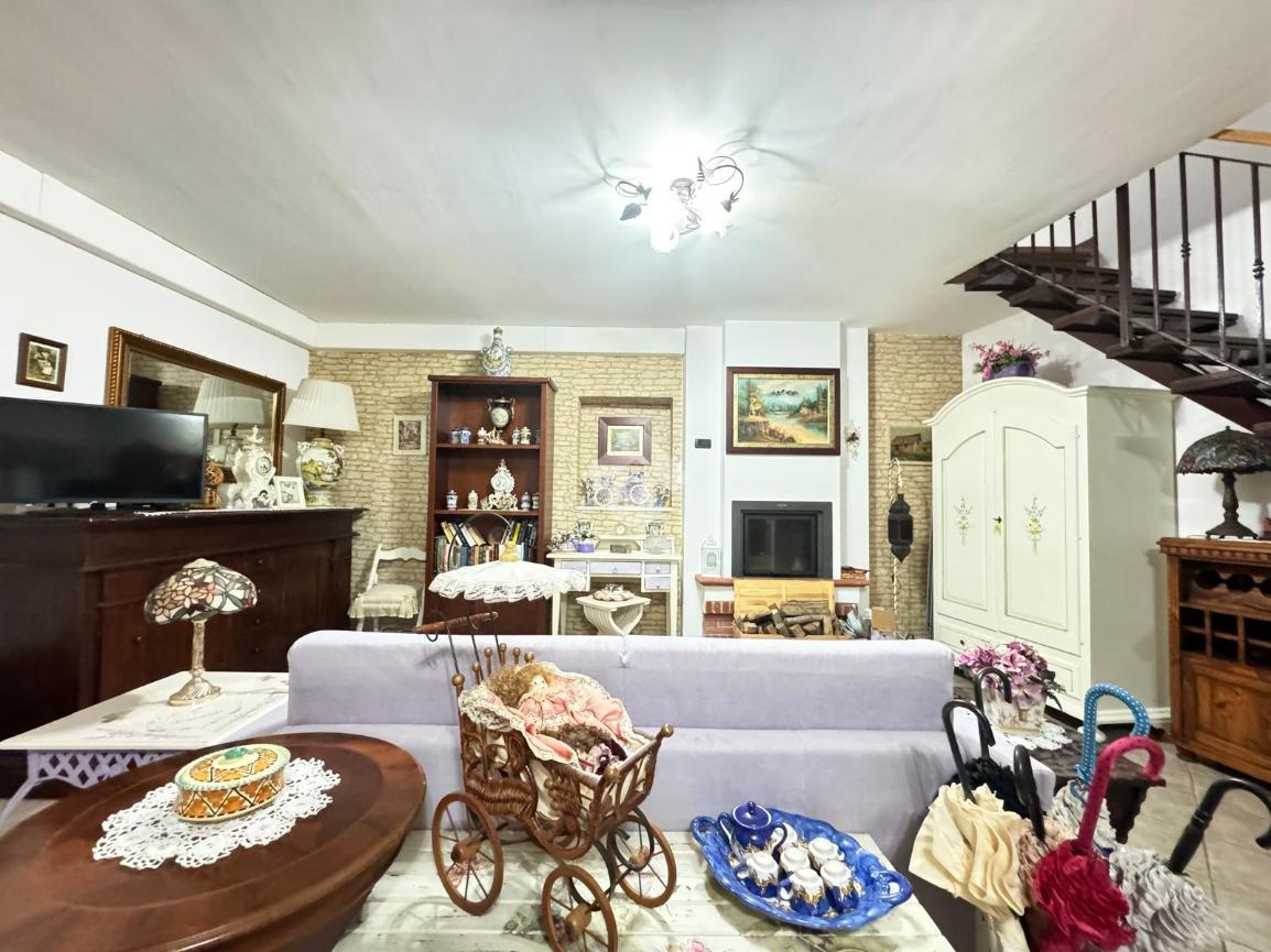 Apartamento de 4 divisões em Piansano, Italy N.º 105094