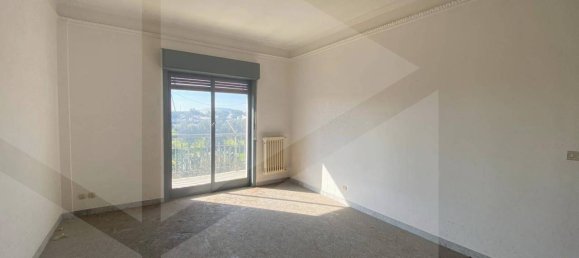 2-salle Appartement à Bari, Italy No. 21214 13