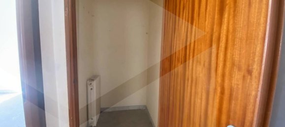 2-salle Appartement à Bari, Italy No. 21214 6