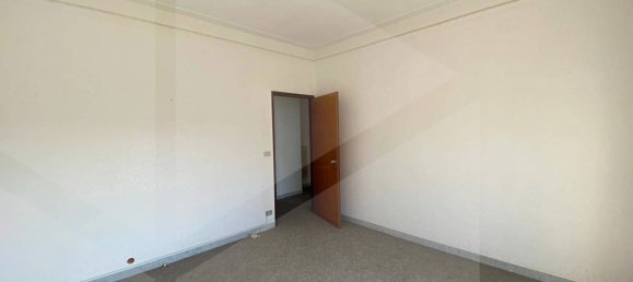 2-salle Appartement à Bari, Italy No. 21214 5