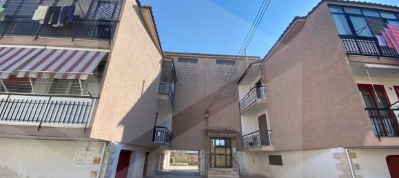 2-salle Appartement à Bari, Italy No. 21214 21