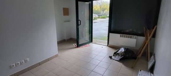 Propiedad comercial en Montargis, France 52 m² No. 80260 2