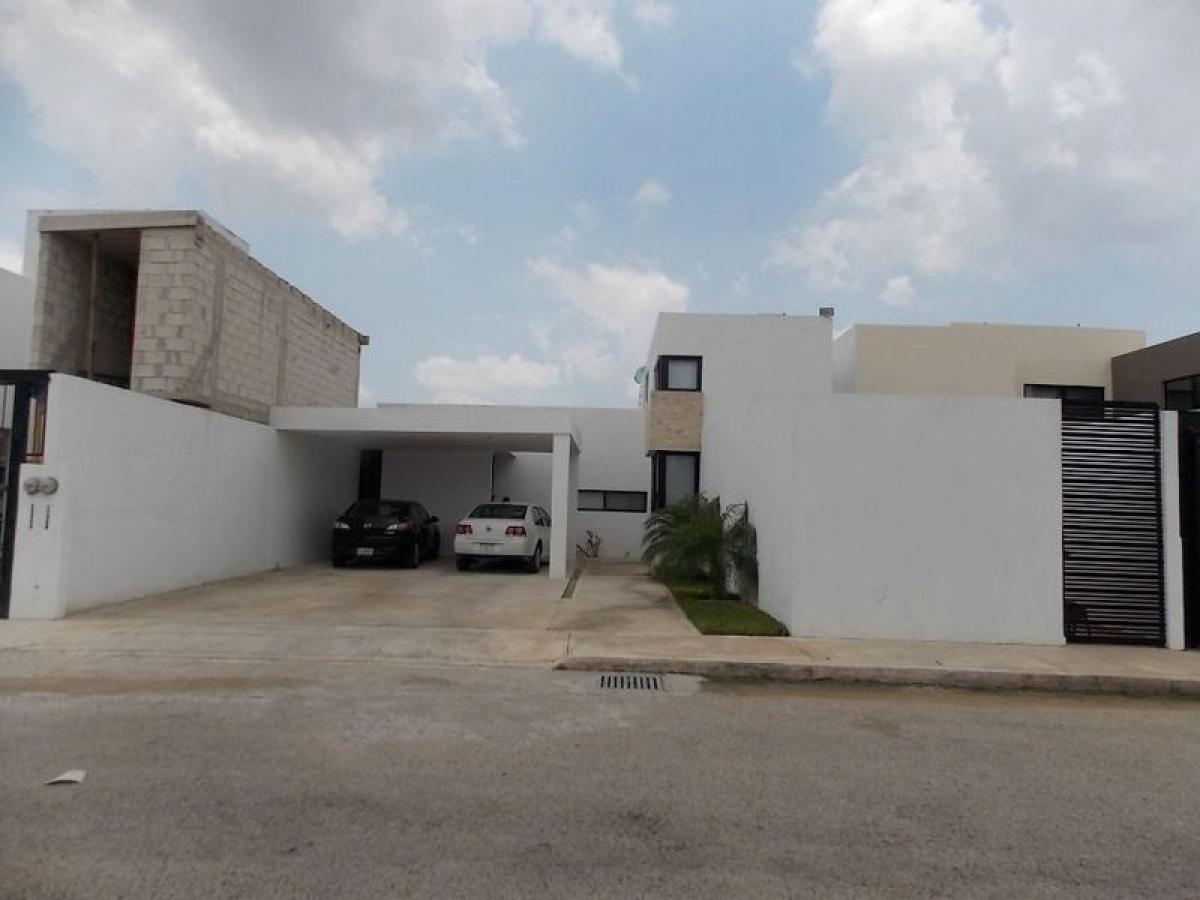 Casa de 3 dormitorios en Mérida, Mexico No. 67685